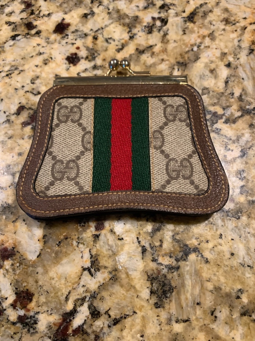 Authentic GUCCI GG Kisslock Coin Purse *Rare* Gucci Accessory Collection Piece